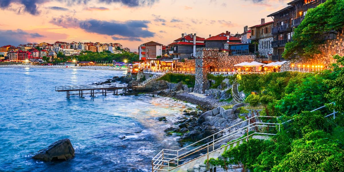 Peste 25.000 de oameni au fugit din țară, cifrele arată criza