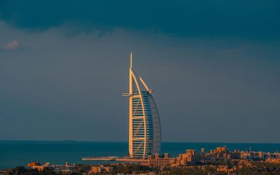 Burj Al Arab, hotelul-simbol din Dubai, închis! Renovează 18 luni după ce a fost lovit de o dronă