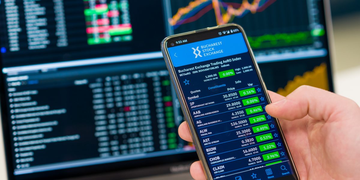 Cei mai mari manageri de investiții din România au înregistrat o creștere semnificativă a activelor gestionate, atingând un nivel de 41 de miliarde de lei la finalul lunii februarie 2026