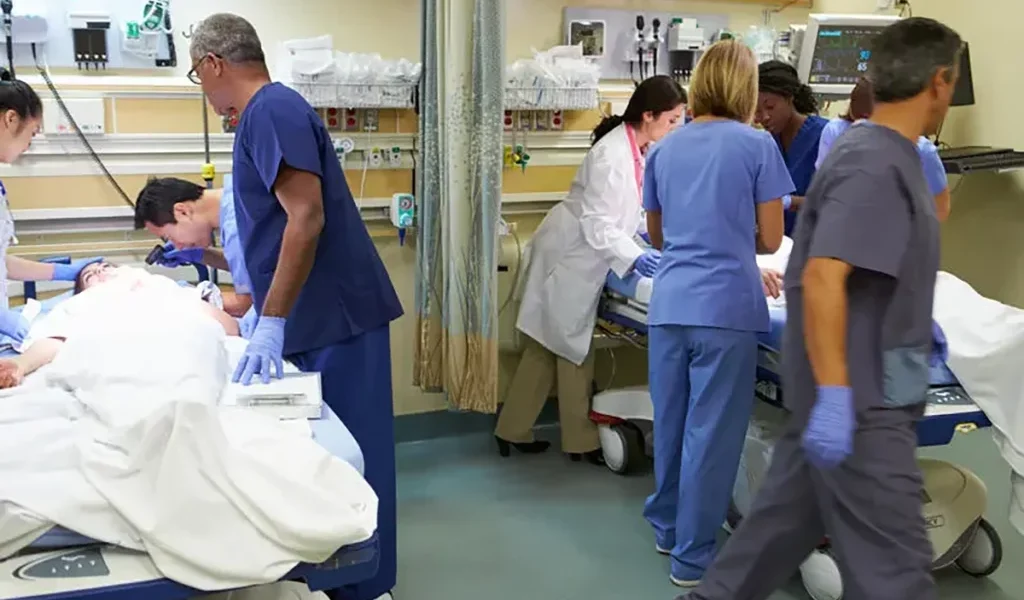 Minsiterul Sanatatii, anunt de ultimă oră: gărzi noi și program prelungit pentru medici