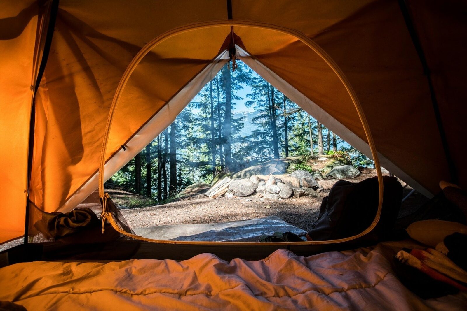 Campingul, secretul pentru un somn odihnitor: Cum să dormi mai bine