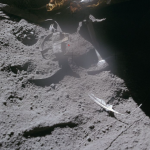 O pană de șoim pe Lună: Misterul fotografiei NASA