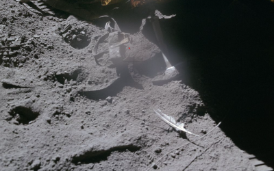 Un experiment științific realizat pe Lună, în timpul misiunii Apollo 15, a demonstrat legile gravitației