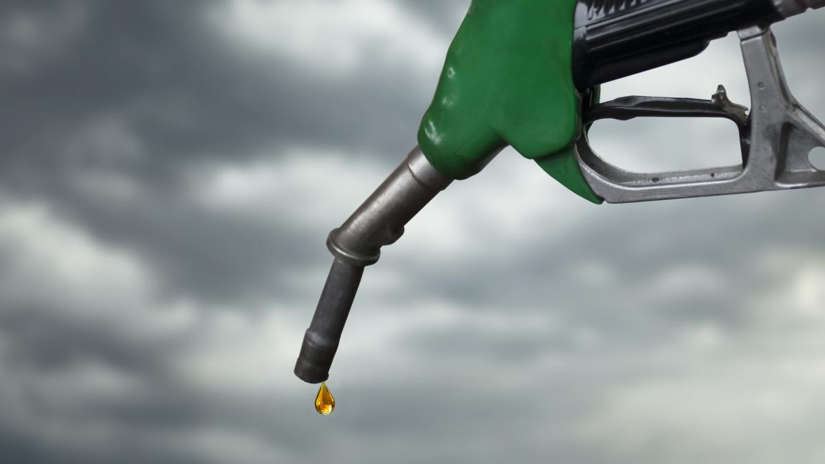 Profituri colosale în vizor: UE vrea taxe pe petrol, giganții amenință cu închiderea