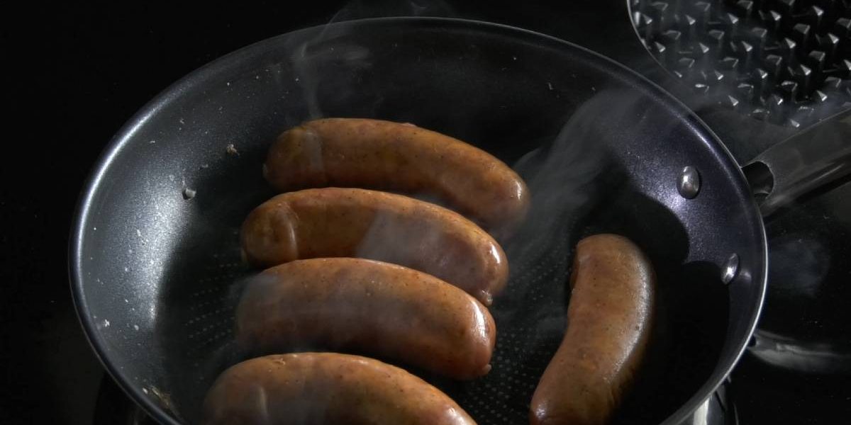 Varză călită cu cârnați Durdulii de la Matache Măcelaru italienește