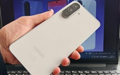 În 2026, piața telefoanelor sub 3000 de lei din România oferă din ce în ce mai multe opțiuni care echilibrează performanța, calitatea fotografiilor și autonomia, fără a cere un buget exorbitant