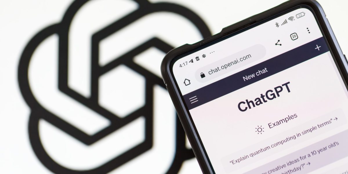 ChatGPT, la braț cu Amazon: Microsoft limitează accesul la clienți