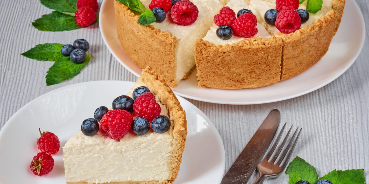 Tartă rapidă cu cremă de brânză: dulcele perfect, gata imediat!