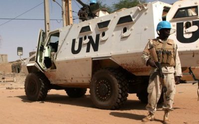 Soldații israelieni lovesc cu tancul vehicule ONU în Liban