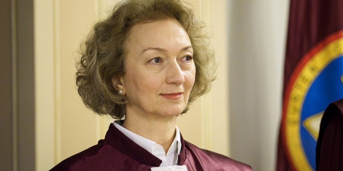 Șefa CCR avertizează: Populismul și rețelele, pericol pentru democrația din România