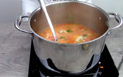 Condimentul care distruge ciorba de curcan: Greșeala crasă a gospodinelor