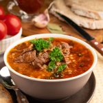 Ciorbă de miel ca la mama acasă: Rețeta tradițională, pas cu pas