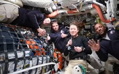 Astronauții ORION: 189 de feluri de mâncare, WC-ul defect și „părul” lunar!