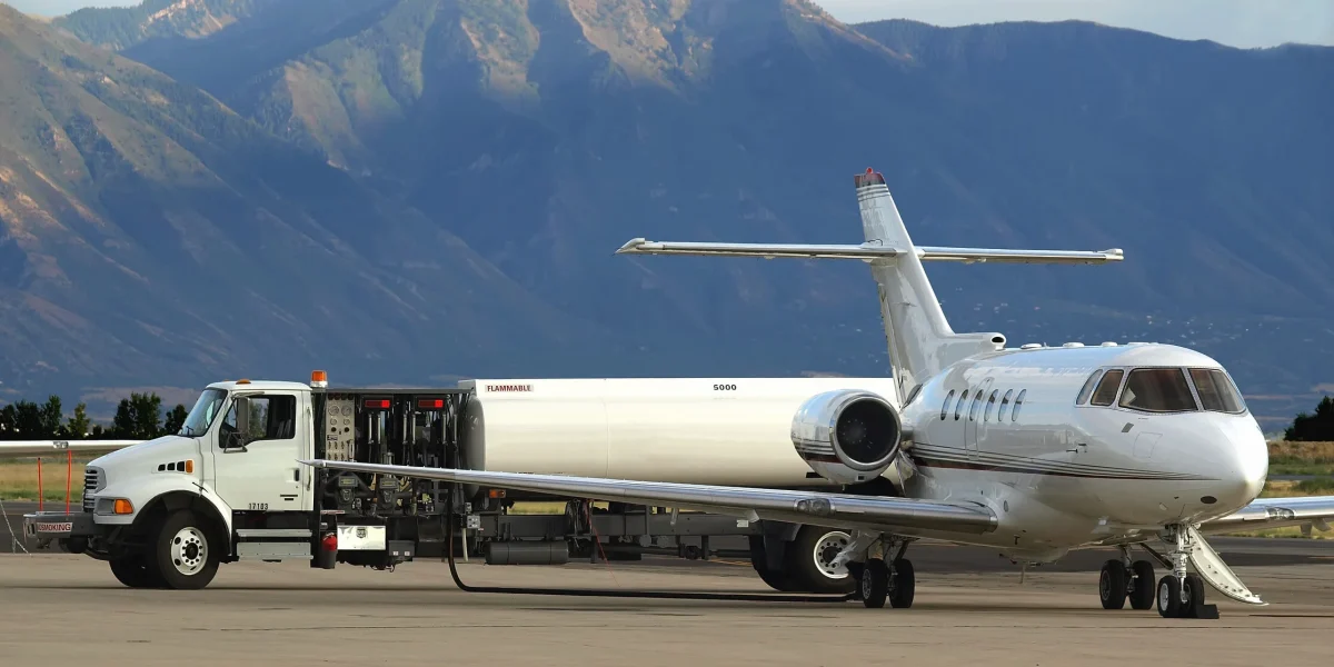 Avertisment UE: Rezervele de combustibil pentru avioane, pe terminate