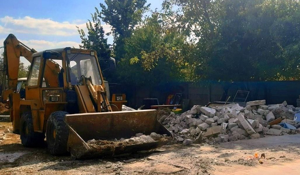 Ați semnat, doamnă Firea? 55 de construcții ilegale, demolate în București