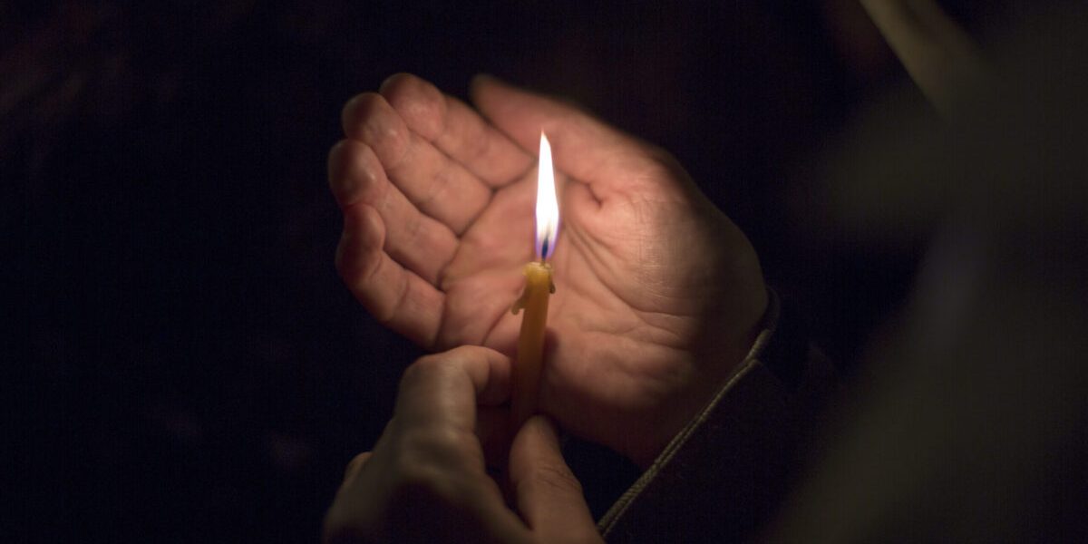 Cât timp spunem „Hristos a Înviat”? Semnificația urărilor pascale, dezvăluită