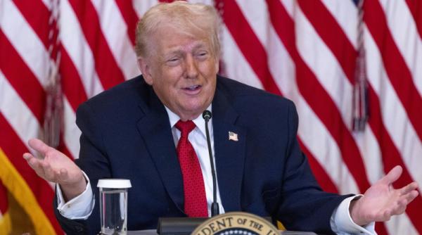 cum vrea Donald Trump să redea „cool” guvernului american