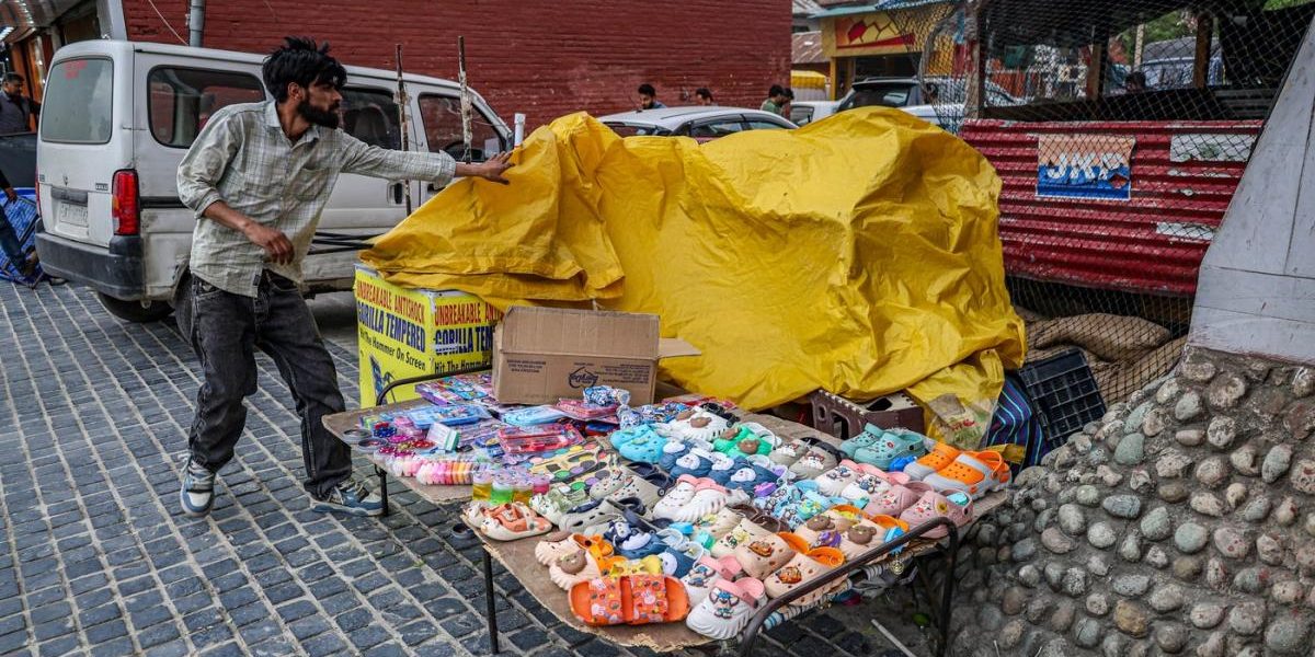 De ce locuitorii din Kashmir donează AUR pentru oamenii din Iran