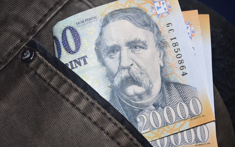 Forintul Ungariei, la cel mai înalt nivel din ultimii ani după eșecul lui Orban