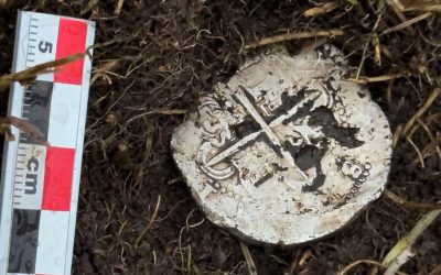 O monedă de argint din secolul al XVI-lea, descoperită recent în apropierea Strâmtorii Magellan, confirmă existența unei colonii europene pierdute, relevând o pagină fascinantă din istoria explorărilor maritime