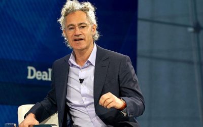 Directorul general al Palantir Technologies, Alex Karp, a declarat că, în era inteligenței artificiale, doar două categorii de oameni vor avea cu adevărat un viitor profesional stabil