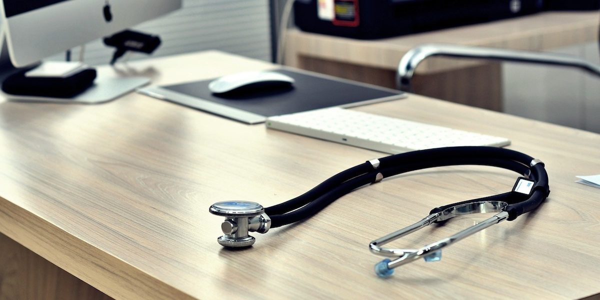 Deputații au votat: Când PRIMA zi de concediu medical NU se plătește