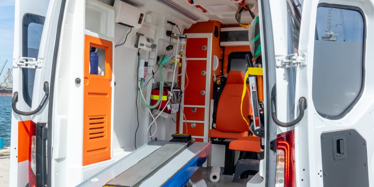 Ambulanțele din Constanța, în service zilnic: 11 au peste un milion km