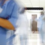 Rogobete schimbă gărzile-n spital: Mai multe operații, ture și-n blocul operator