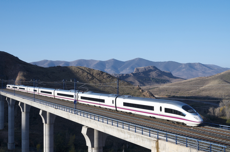 Europa, pe gratis: 40.000 de tineri, cu trenul prin continent, grație Comisiei Europene