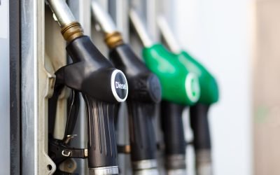 Guvernul a aprobat vineri, într-o ședință extraordinară, un proiect de Ordonanță de Urgență menită să reducă prețul motorinei la pompă, diminuând cu 30 de bani acciza aplicată combustibilului