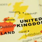 Atac cu mașină-capcană în Irlanda de Nord: Noua Armată Republicană, suspectă