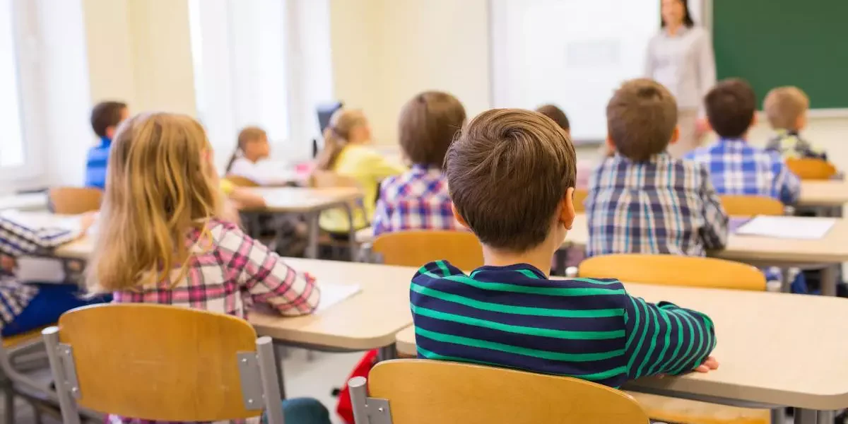 Când au vacanțe elevii și când dau examene. Calendarul anului școlar