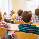 Când au vacanțe elevii și când dau examene. Calendarul anului școlar