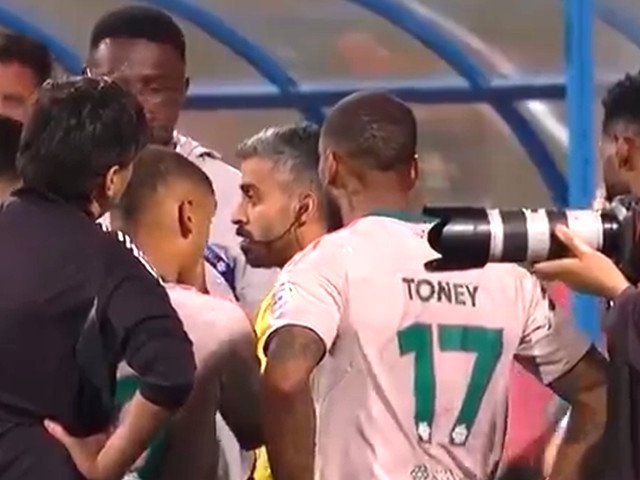 Imagini INCENDIARE cu arbitrul acuzat de „HOȚIE”: „Te-ai înregistrat?”