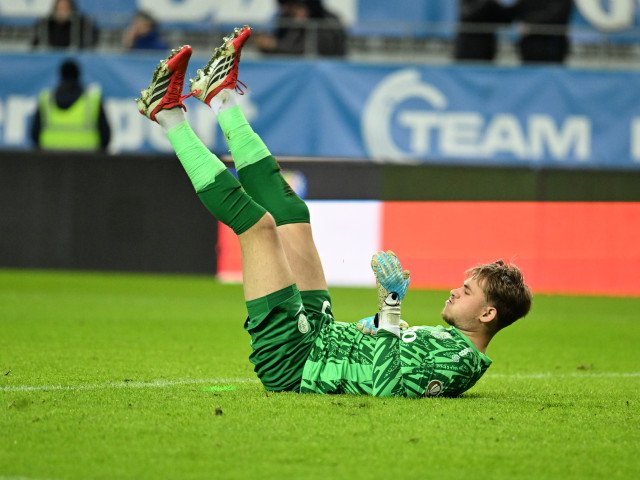 Matei Popa, portarul cunoscut pentru cariera sa la cluburile din România, a avut intenția inițială de a nu mai juca pe postul de portar, o decizie surprinzătoare pe care a dezvăluit-o recent antrenorul naționalei, Mirel Rădoi
