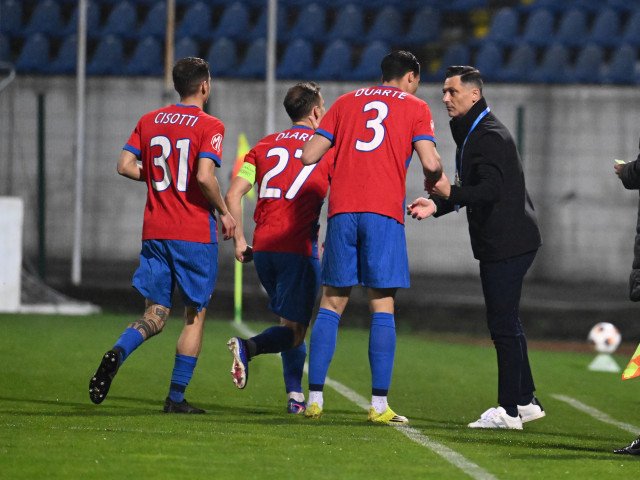 Mirel Rădoi a convocat jucătorii FCSB-ului într-o ședință tactică, după eșecul de sâmbătă seara împotriva FC Botoșani