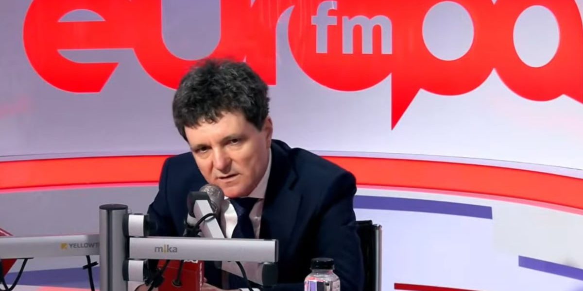 Acuzații grave: Europa FM, cu Nicușor Dan, preluată ilegal de Realitatea Plus