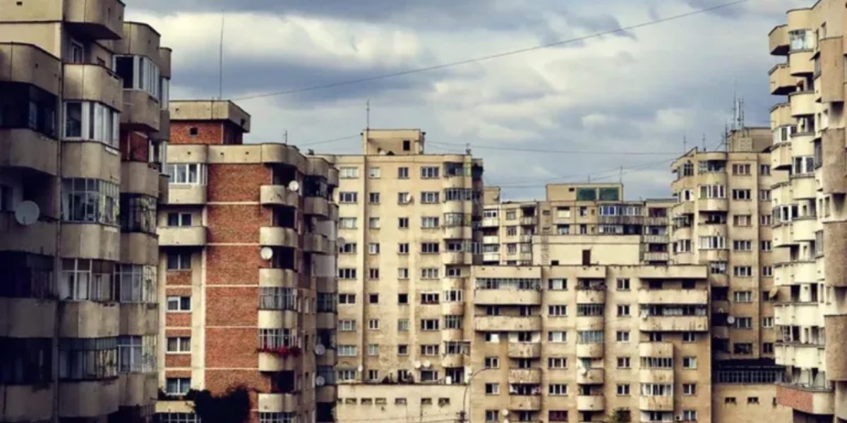 Românii cu rate restante, blocați: Nu-și mai pot vinde casa pentru datorii! Schimbări majore