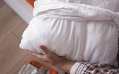 Cât de des schimbi fața de pernă? Greșeala banală care îți distruge sănătatea