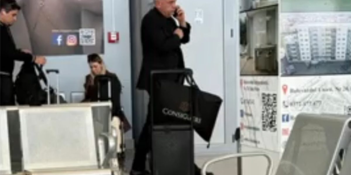 Barbu, pozat cu geanta de lux: “Nu știu marca!”