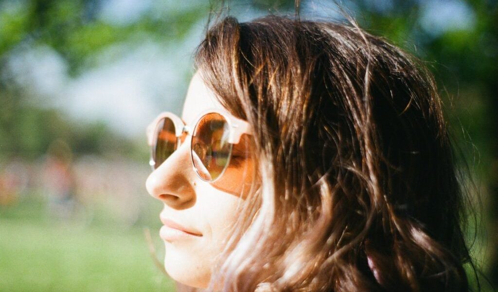 Cât soare e suficient pentru Vitamina D? Ce riscă cei care exagerează