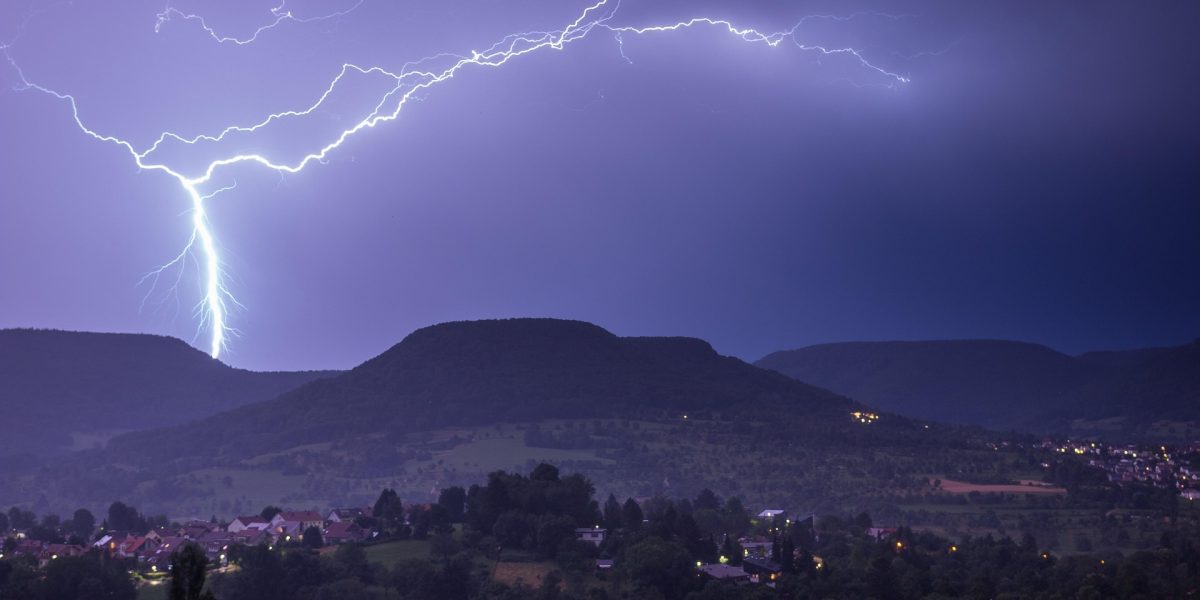 Bulgar ucis de fulger pe muntele din România: Tragedie pentru un turist