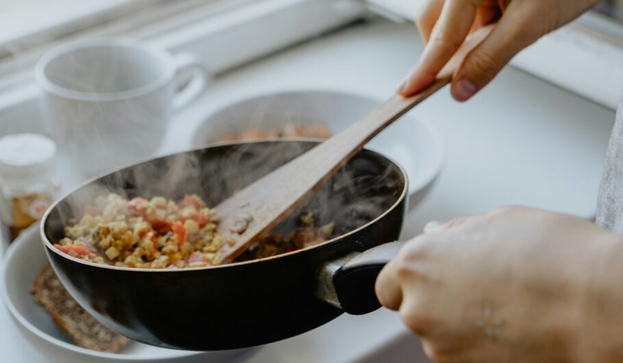 Cercetători descoperă un comutator secret în creier care controlează senzația de oprire din mâncat