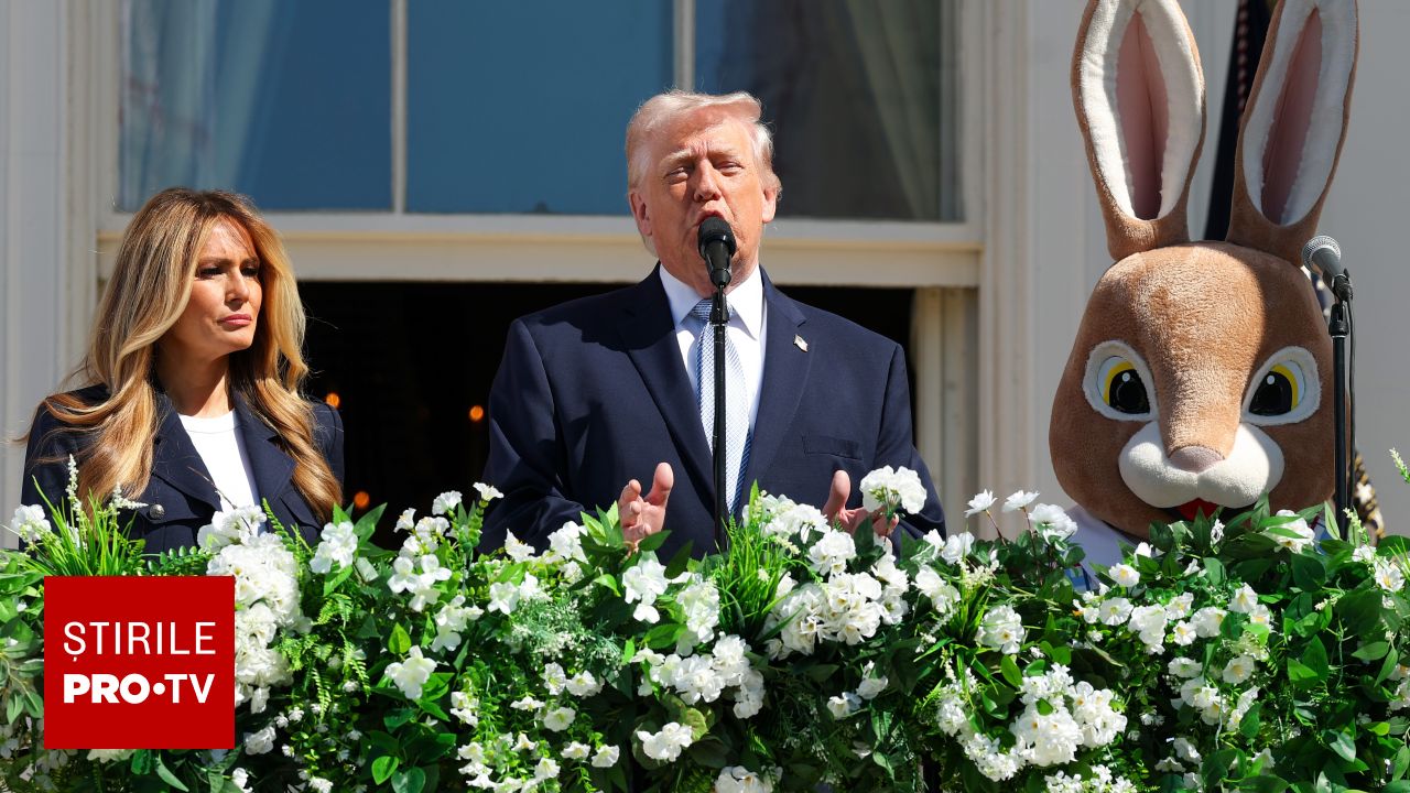 Donald Trump și Melania Trump, apariție la evenimentul de Paște de la Casa Albă Donald Trump, fostul președinte al SUA, și soția sa, Melania Trump, au fost fotografiați recent la Casa Albă, în cadrul tradiționalului eveniment de Paște numit Easter Egg Roll