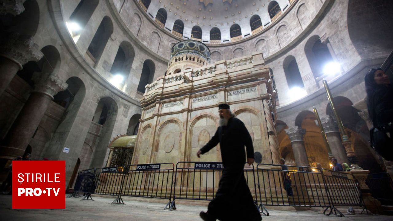 Lumina Sfântă de Paște: Așa se aprinde la Ierusalim, în Biserica Sfântului Mormânt
