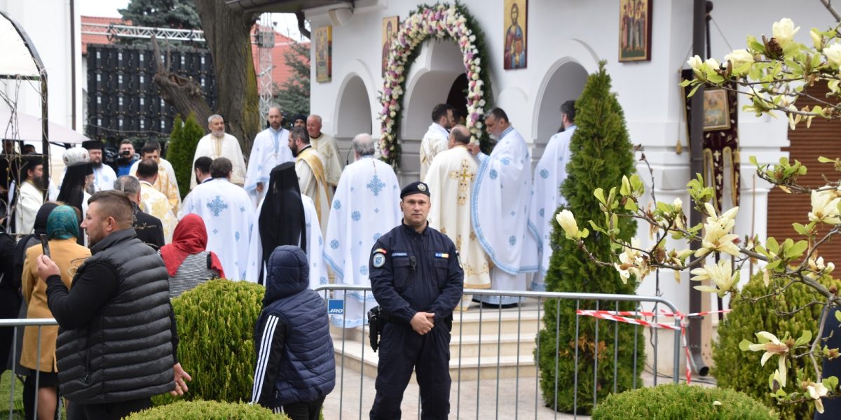 Mii de credincioși la Mănăstirea Ghighiu, Prahova, de Izvorul Tămăduirii