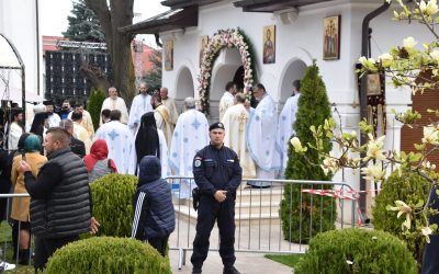 Mii de credincioși la Mănăstirea Ghighiu, Prahova, de Izvorul Tămăduirii