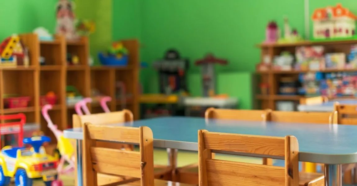 Bătăi la o grădiniță PRIVATĂ din Craiova: Copiii, obligați să se maltrateze