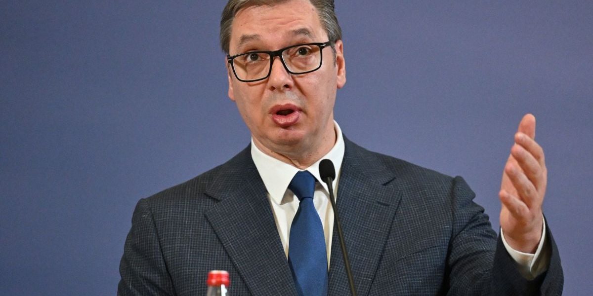 Vučić, pus la zid: Serbia riscă o gaură de 1,5 miliarde € din cauza Moscovei