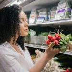 Românii, tot mai interesați să economisească la alimente